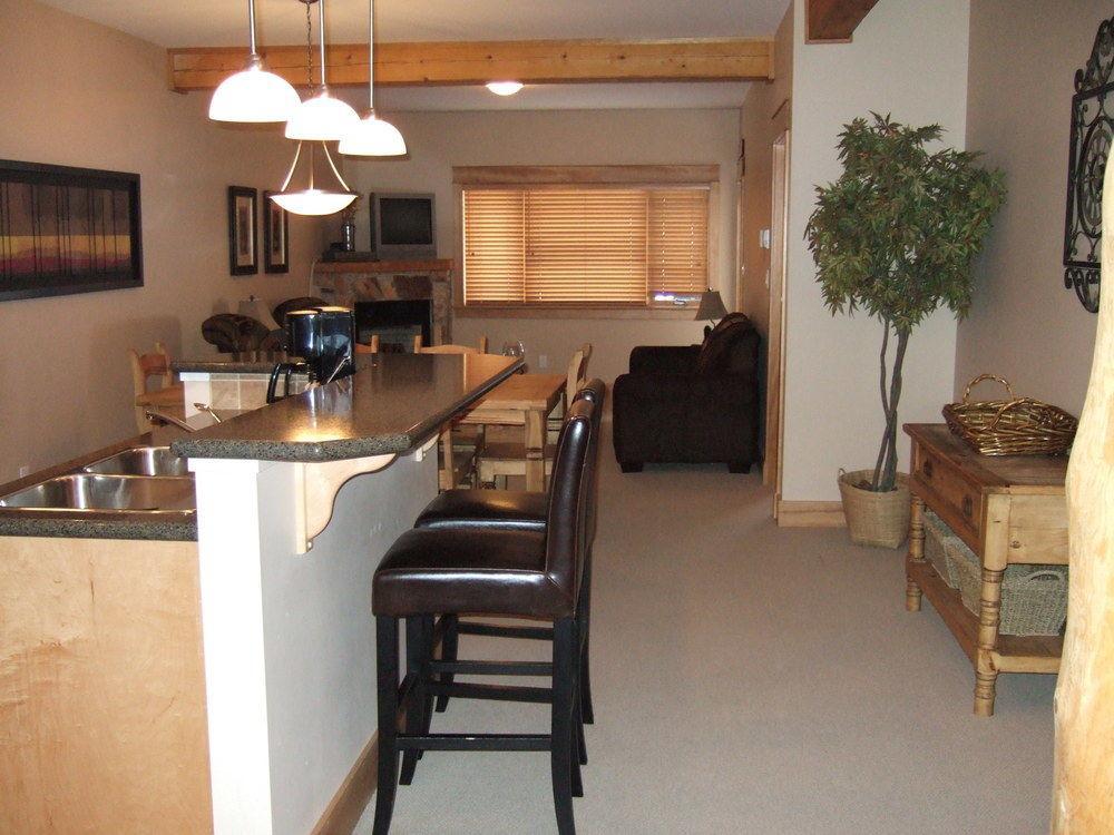 Red Mountain Village Condos Rossland Exterior photo