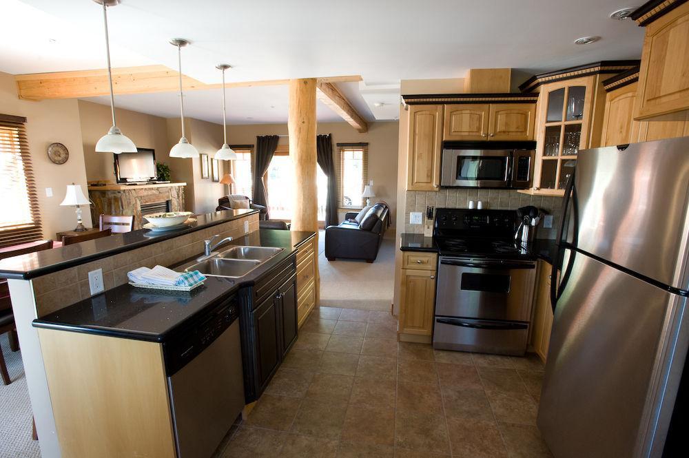 Red Mountain Village Condos Rossland Exterior photo