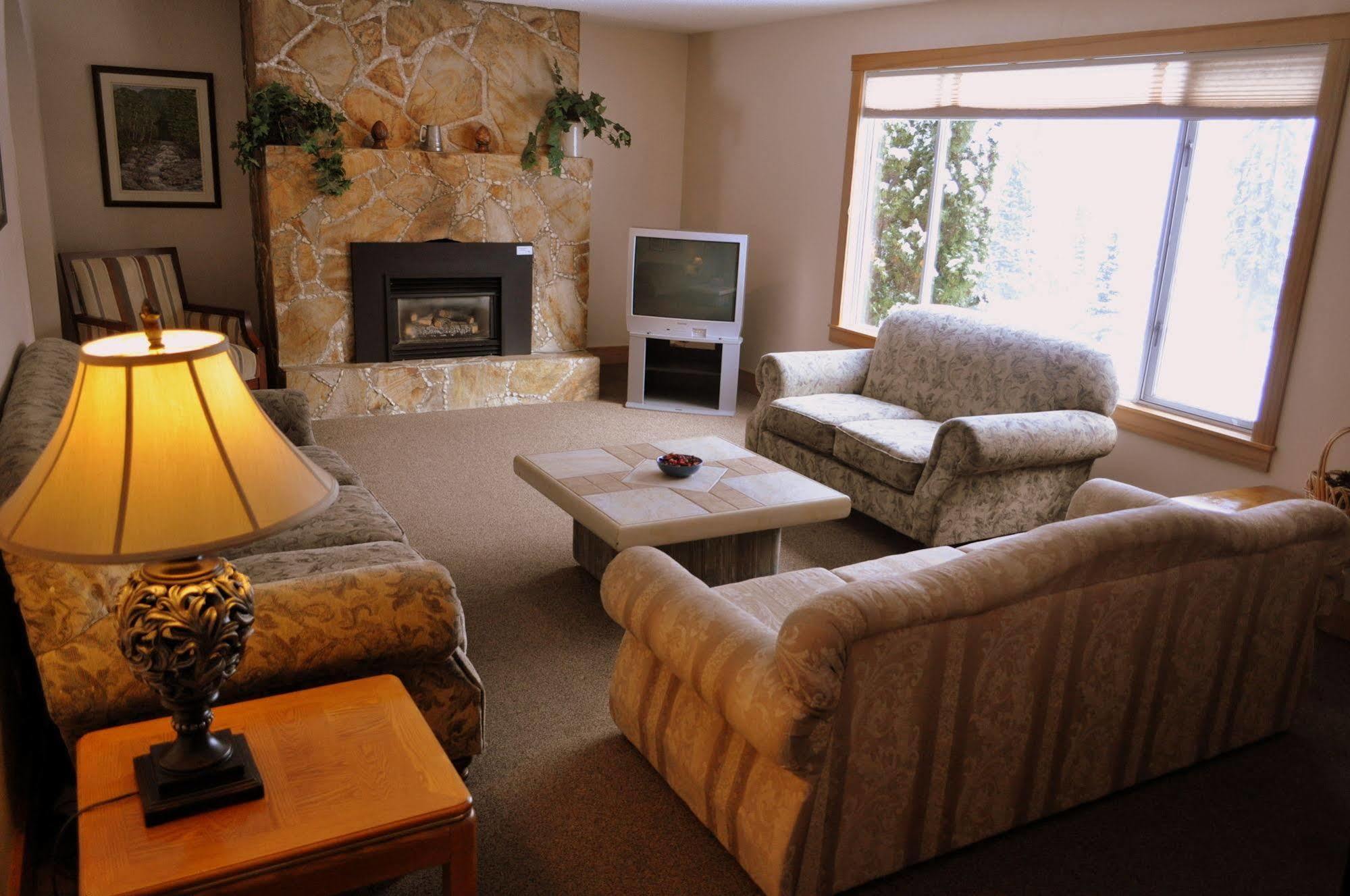 Red Mountain Village Condos Rossland Exterior photo